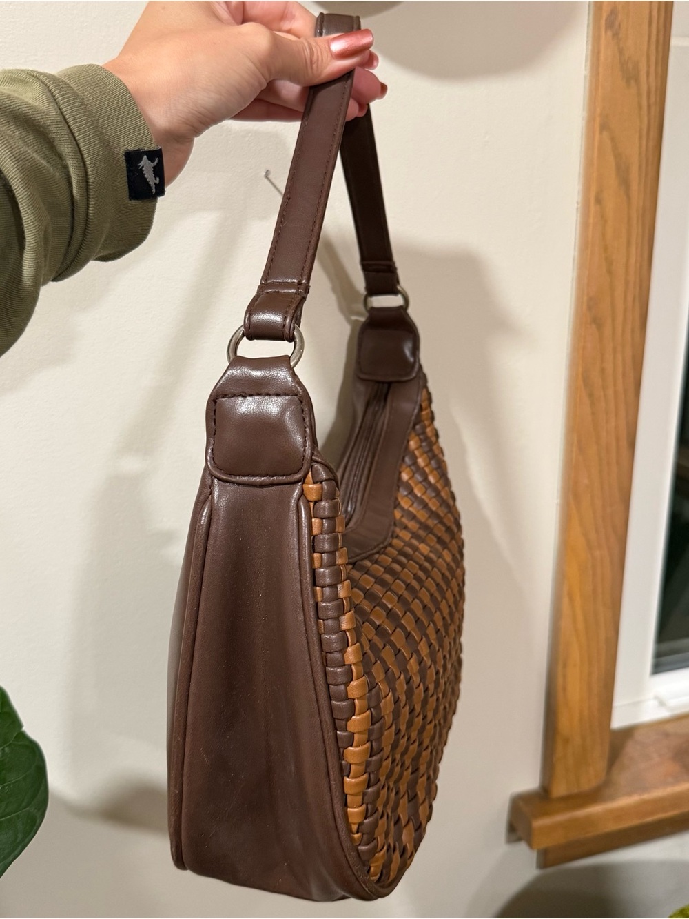 two-toned brown woven faux leather medium shoulder bag purse brand new - Picture 5 of 7